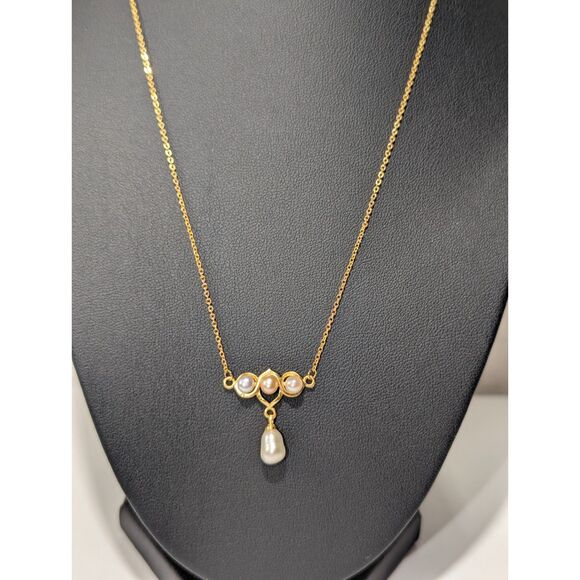 Pearl Gold Bar Necklace - Picture 5 of 7